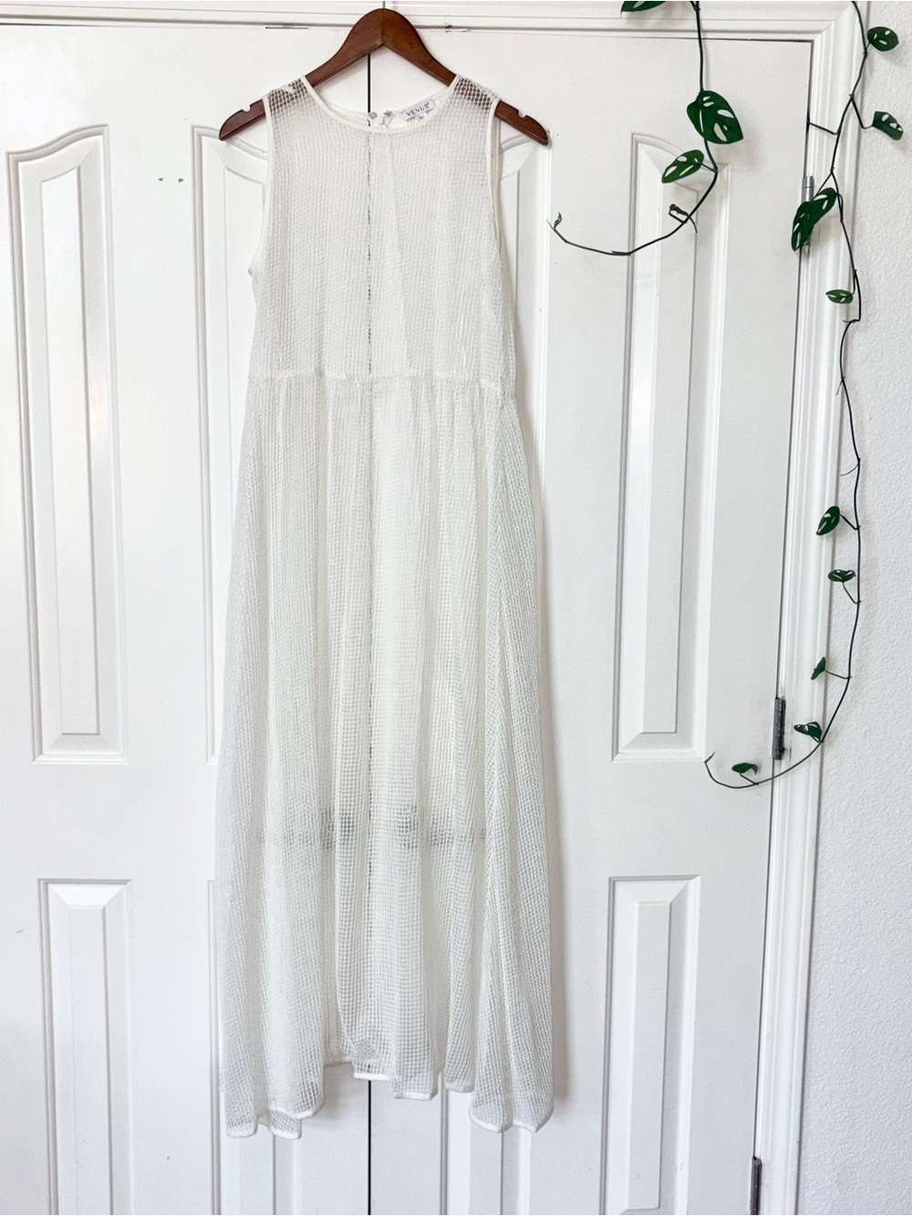 Venus White Open-Knit Mesh Sleeveless Maxi Dress. Cover up dress sz 8